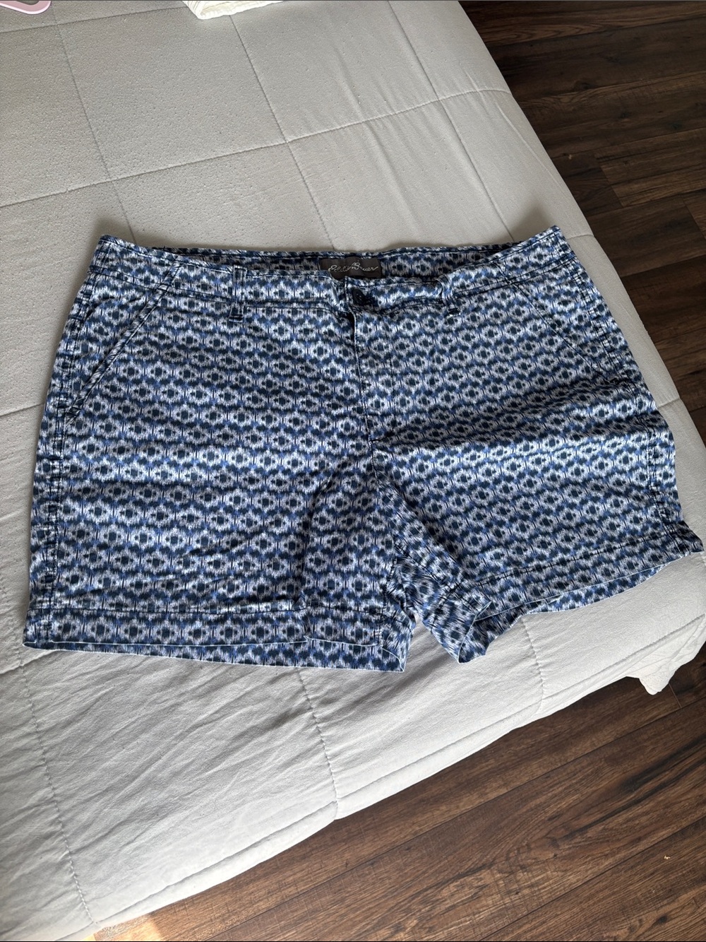 Eddie Bauer Blue Patterned Women's Bermuda Shorts